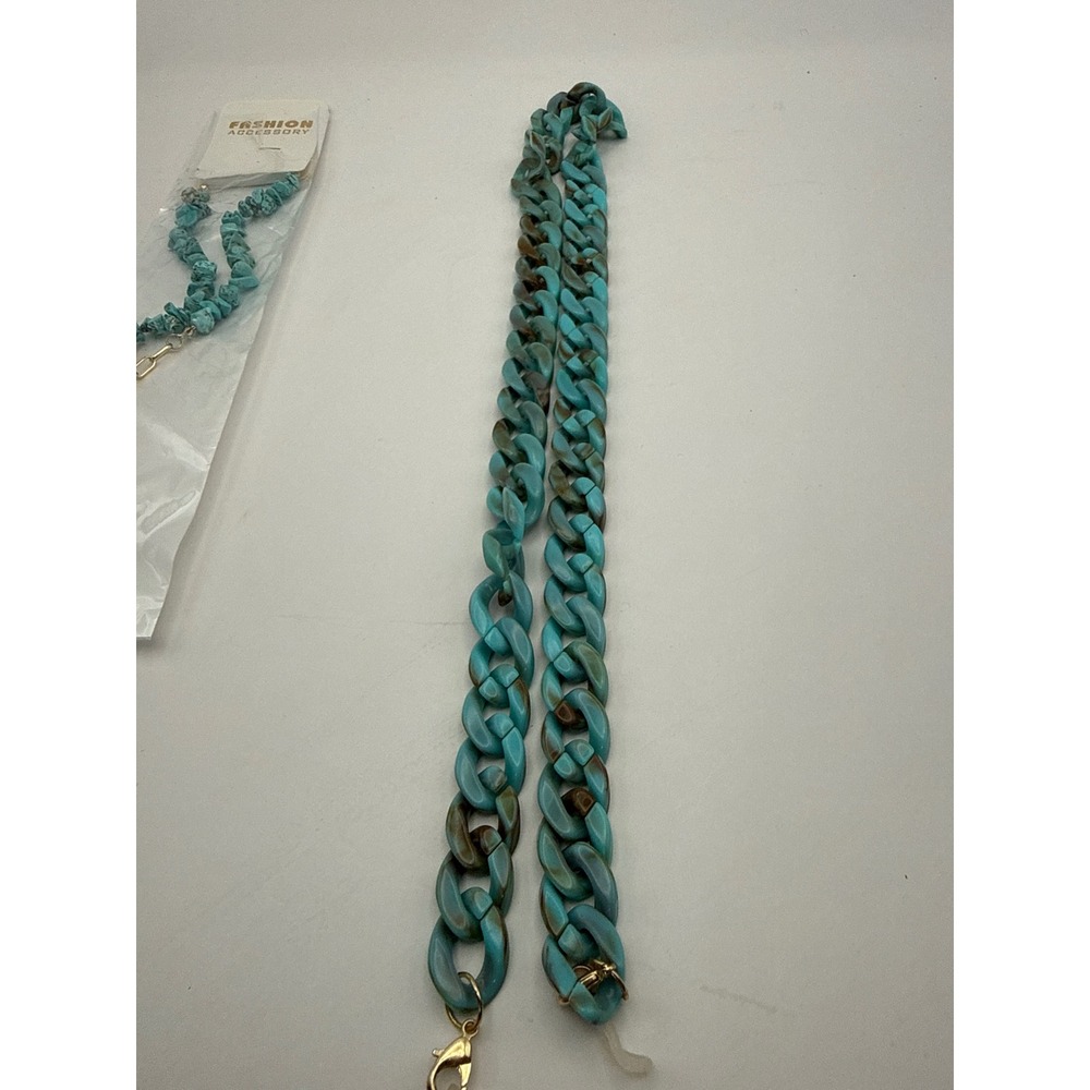 Fashion Accessory Turquoise Acrylic Curb Link Eyewear Chain & Chip Necklace Set - Picture 3 of 7